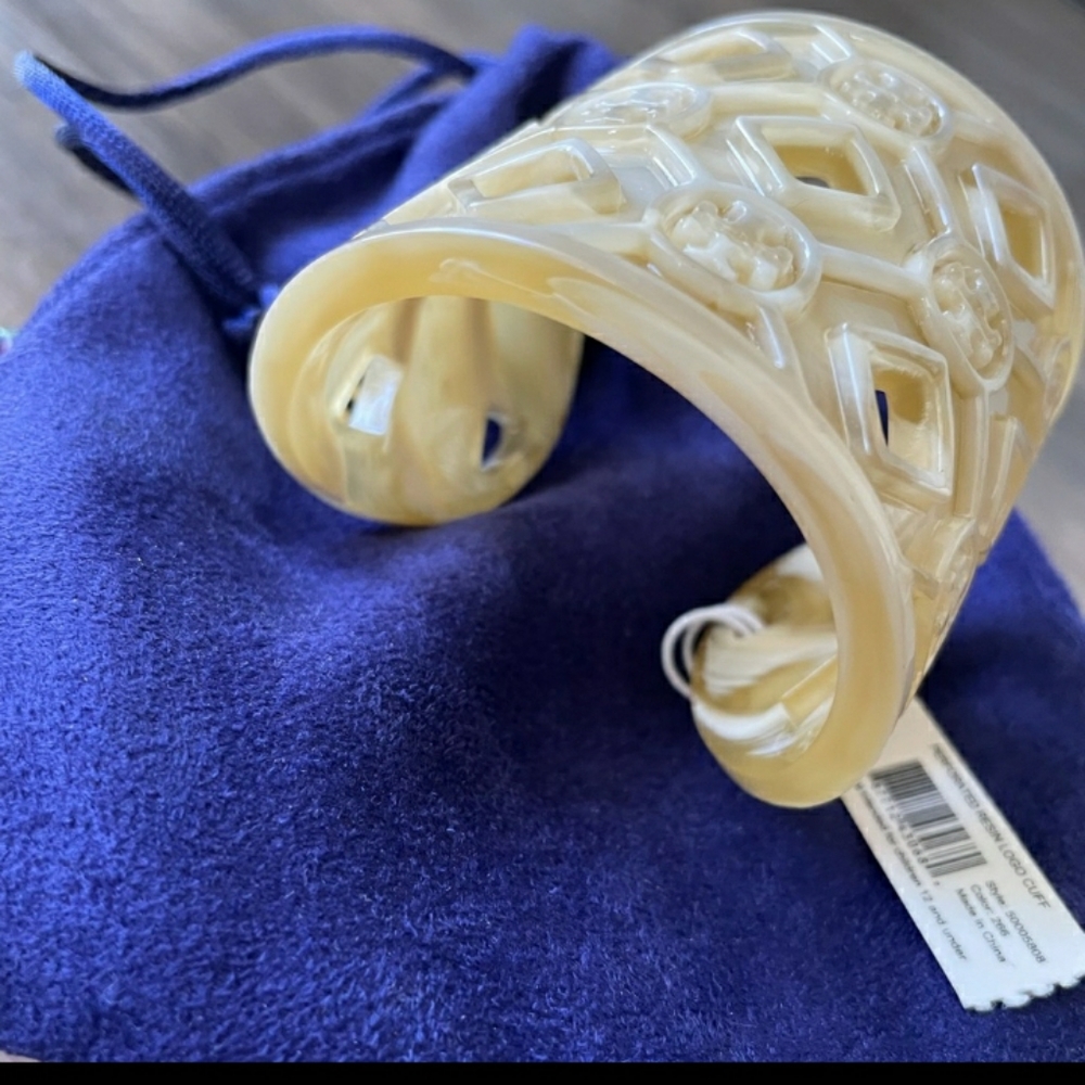 Oh how beautiful is this stunning Tory Burch Cuff - Picture 11 of 13